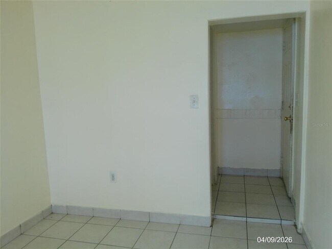 Building Photo - 1111 Cypress Gardens Blvd