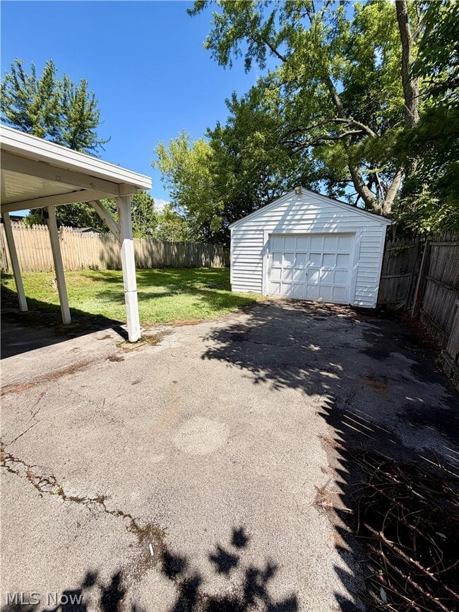 Building Photo - 26 Meadowbrook Ave
