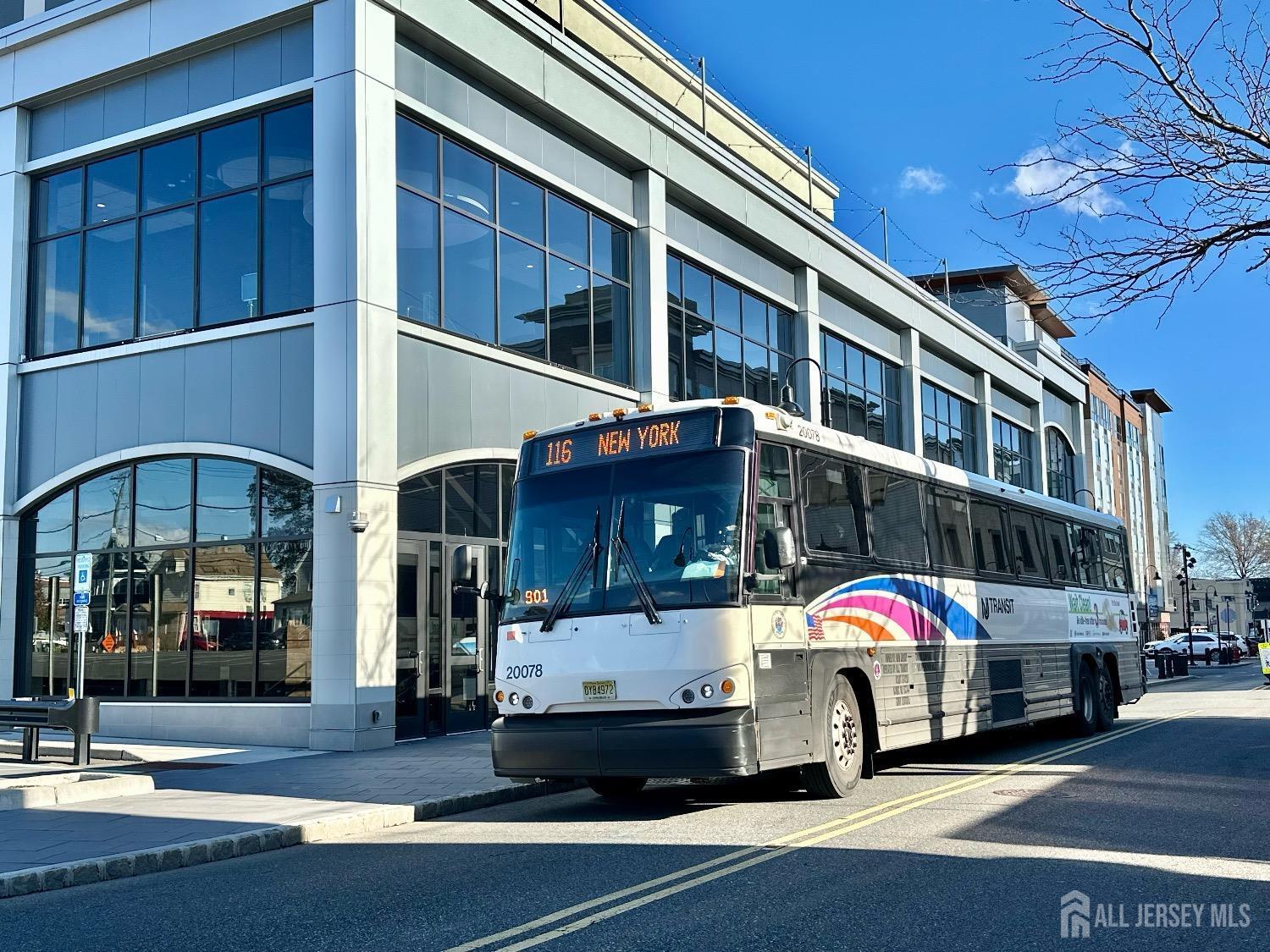 Bus to NY 116 - 66 Atlantic St