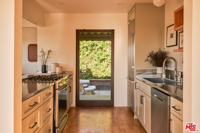 Building Photo - 4801 O Sullivan Dr