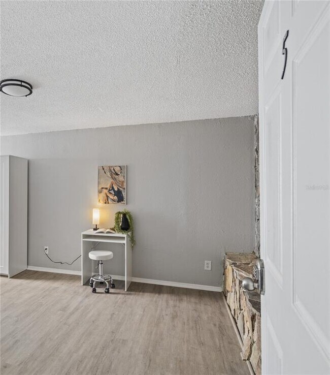 Building Photo - 4220 E Powhatan Ave