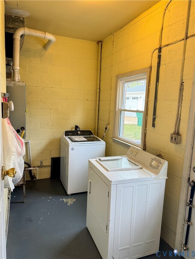 Building Photo - 904 Forestview Dr