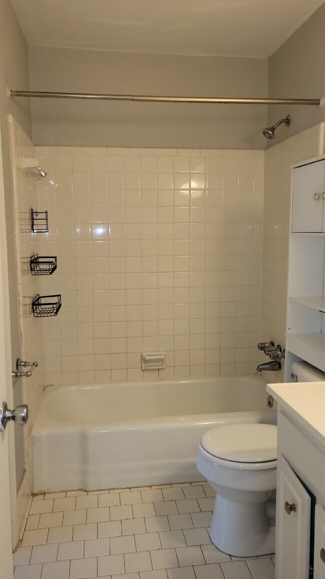 Building Photo - Beautiful  & Charming 4-Bedroom Home with ...