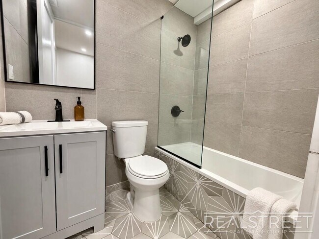 Building Photo - Spacious 3-Bedroom Duplex with Private Outdoor Space in Ocean Hill