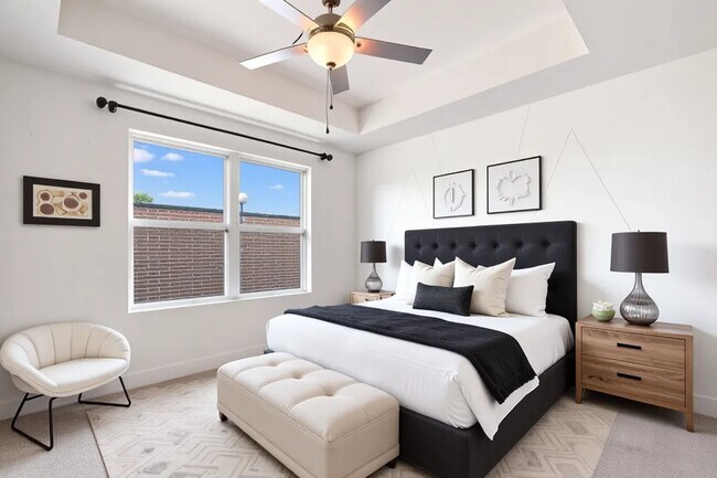 Building Photo - 1333 W 22nd St