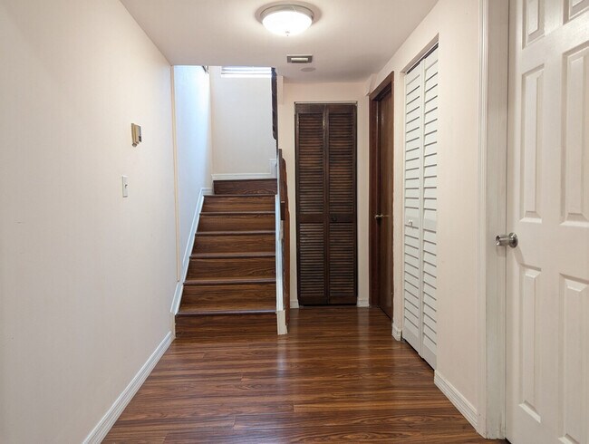 Building Photo - 2945 SW 18th St