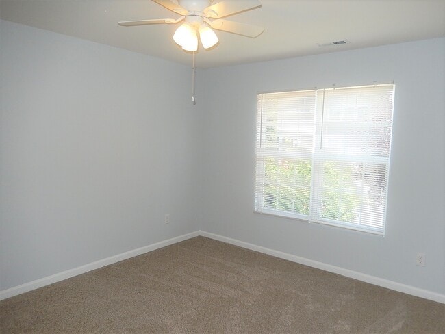 Building Photo - 304 Millicent Way