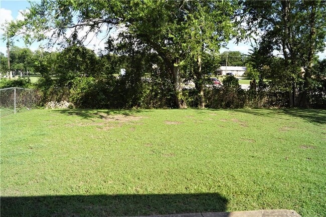 Building Photo - 101 Stubblefield Dr