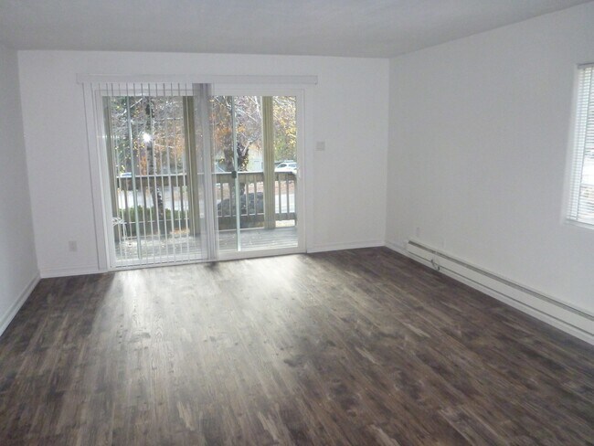 Building Photo - 810 Alder Ave