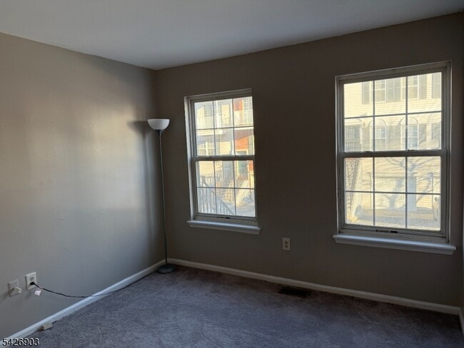 Building Photo - 31 Marrow St