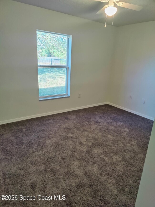 Building Photo - 219 Aladdin St NE