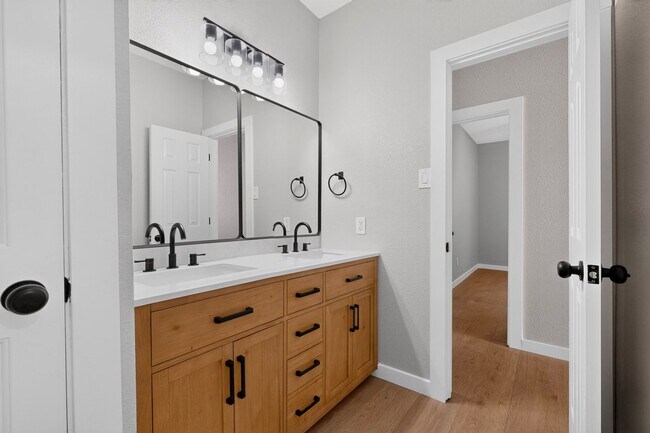Building Photo - 7314 Gillon Dr