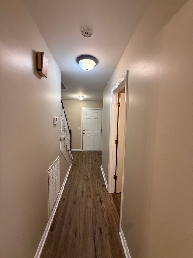 Building Photo - 5500 Misty Valley Dr