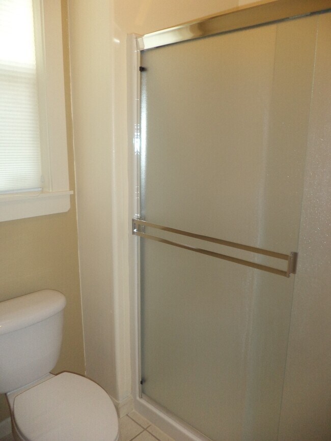 Building Photo - Ranch Home w/ Oversized Double Garage & Landscaping Included!