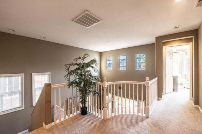 Building Photo - 73447 Travers St