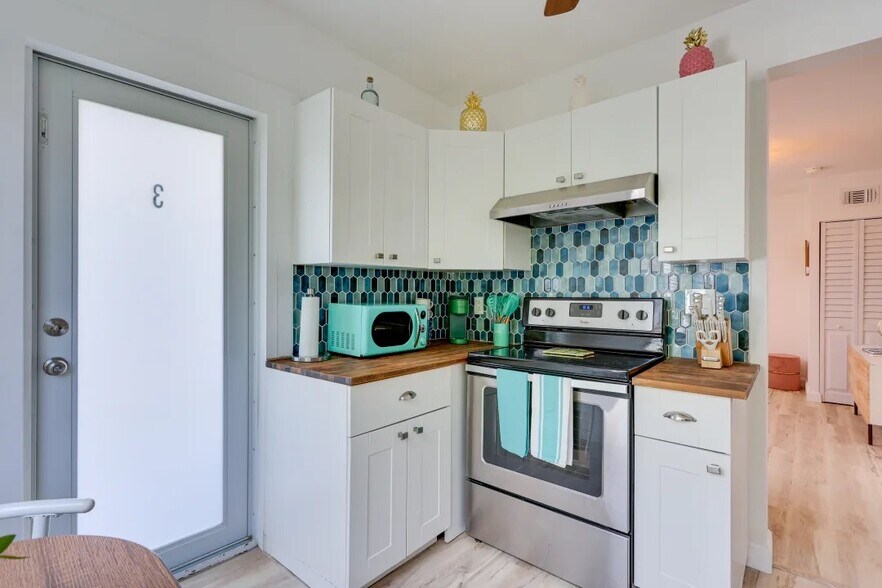 Building Photo - 1320 SW 11th St