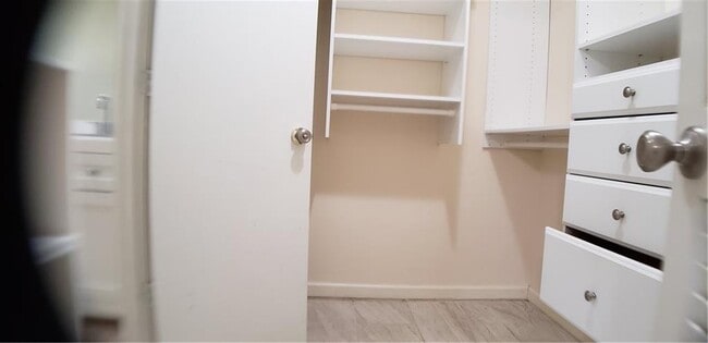 Building Photo - 4083 Deerbrook Way SW