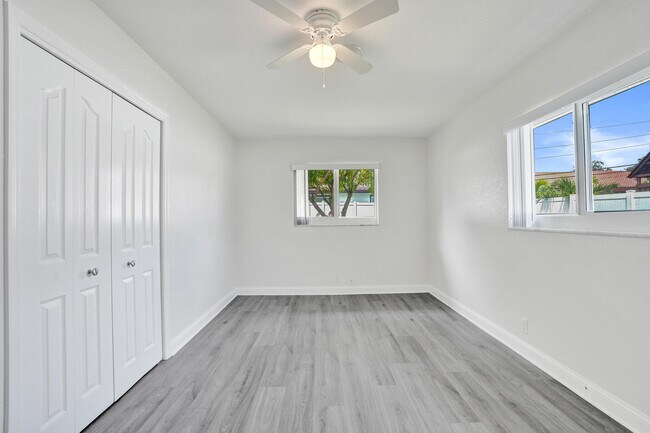 Building Photo - 4755 NE 23rd Ave