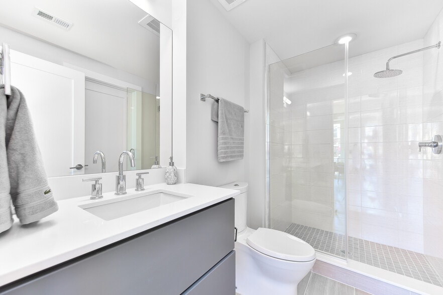 Building Photo - 2337 Champlain Street NW