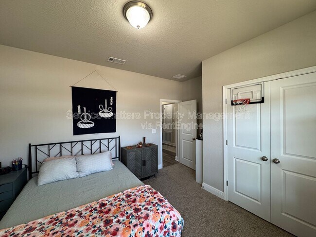 Building Photo - 5337 Parkside Dr