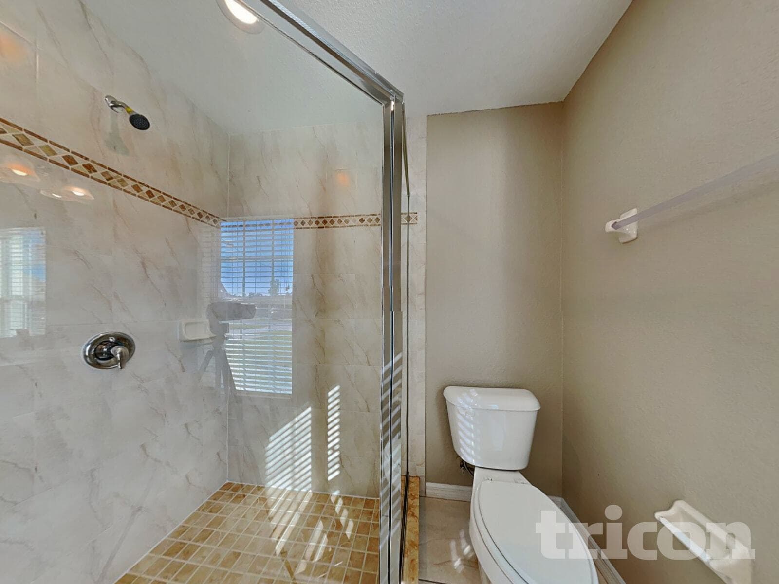 Building Photo - 2099 Godfrey Ave