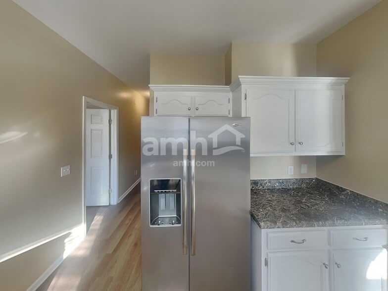 Building Photo - 602 Glenties Dr