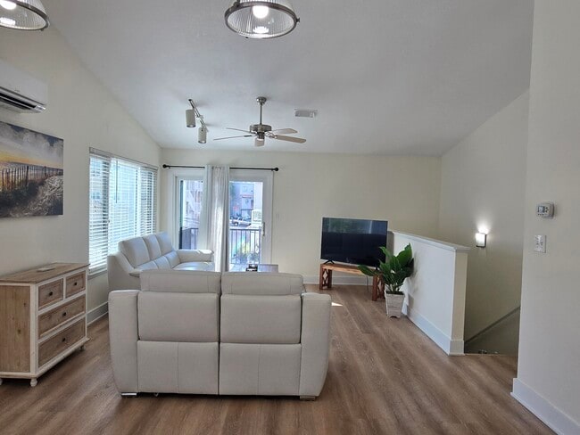 Building Photo - 32 Gulf Breeze Ct