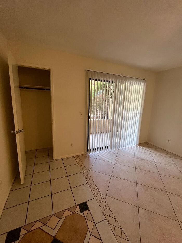 Building Photo - 1201 S McClintock Dr