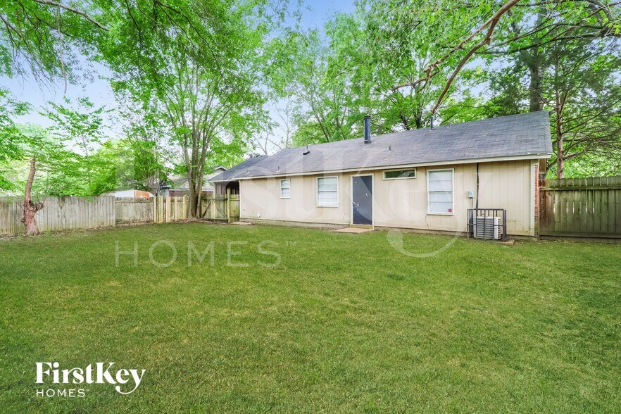 Building Photo - 6684 Elmore Rd