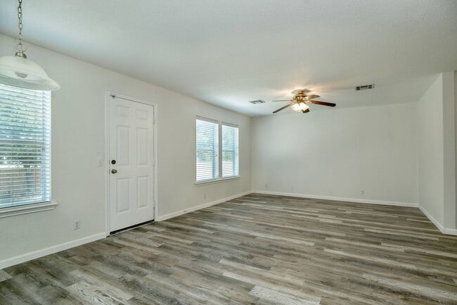 Building Photo - 4620 Acers Ln
