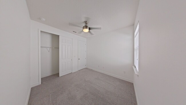 Building Photo - Nice 3/2 in Sera Bella