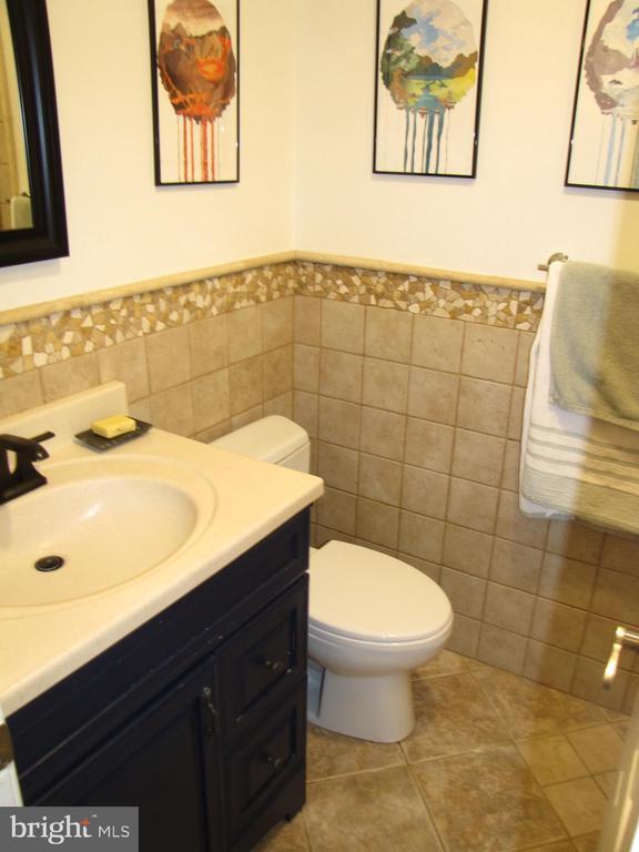 Building Photo - 9031 Blarney Stone Dr