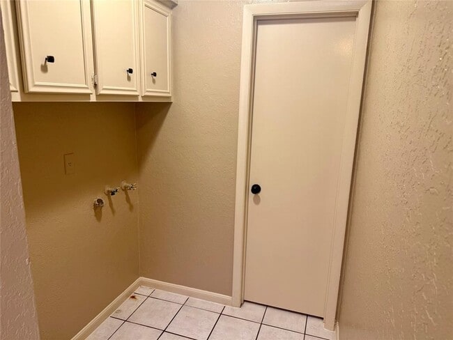 Building Photo - 1539 Airline Dr