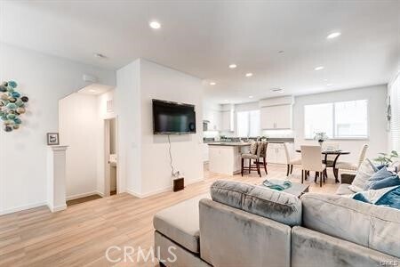 Building Photo - 219 Carmine
