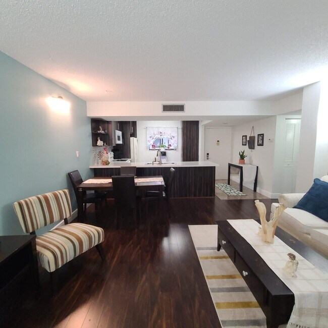 Primary Photo - 5220 Las Verdes Cir