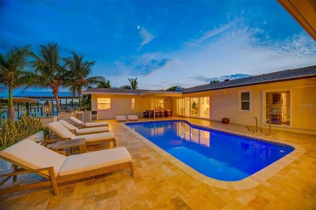 Building Photo - 807 Snug Island