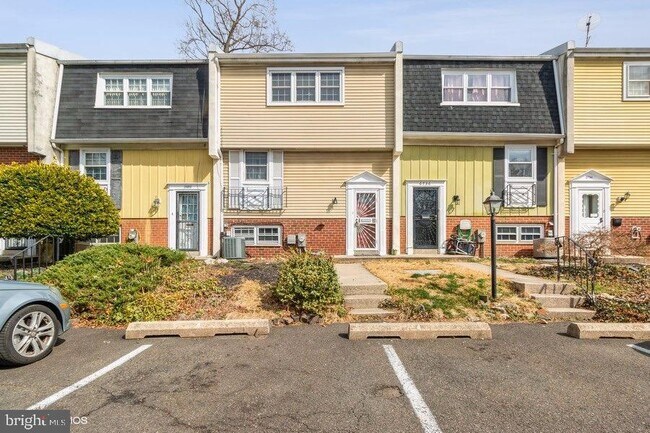 Building Photo - 6738 Emlen St