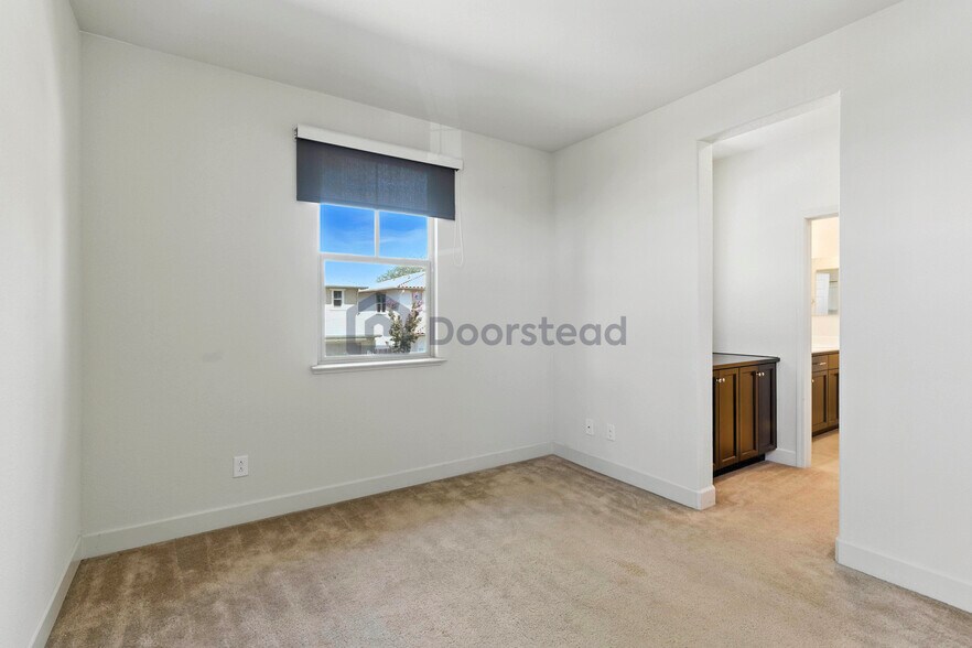 Building Photo - 4677 Lue Ln