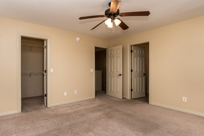 Building Photo - Meerstrong-4069