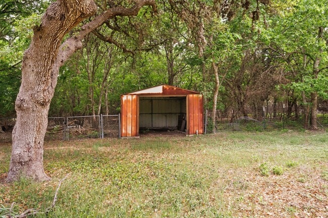 Building Photo - 9423 Aqua Dr