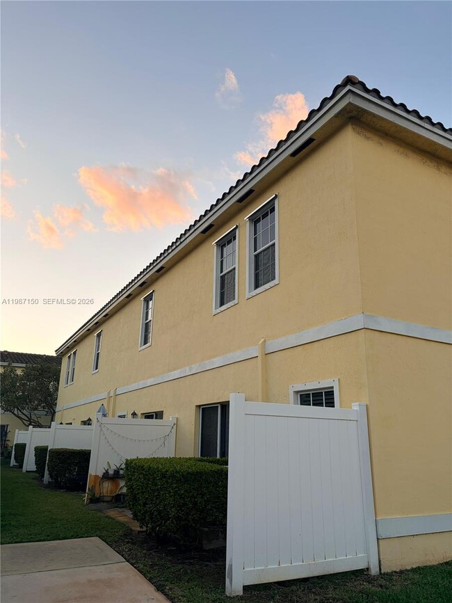 Building Photo - 4002 NW 11 Dr