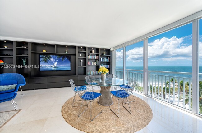 Building Photo - 613 Ocean Dr