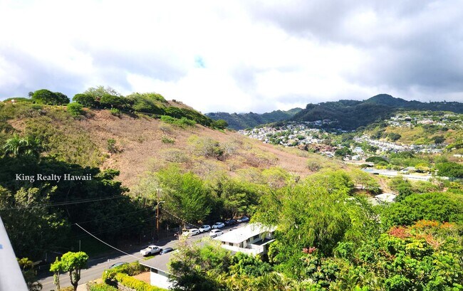 Building Photo - ** Newly Upgraded 1 bedroom  / 1 bath w/la...