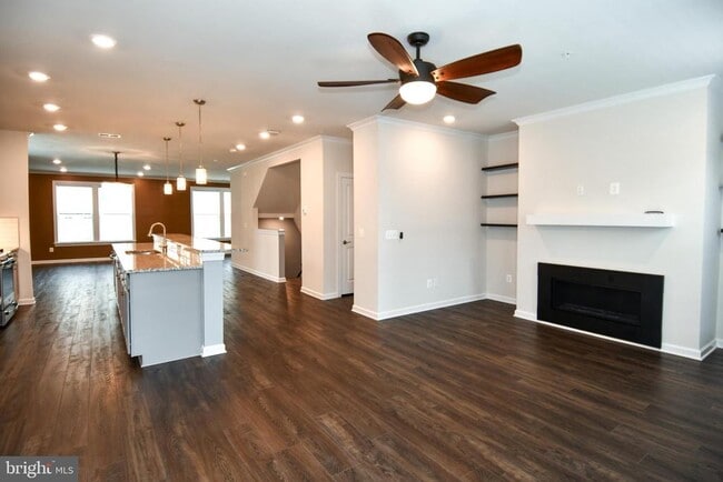 Building Photo - 20739 Heron Landing Dr