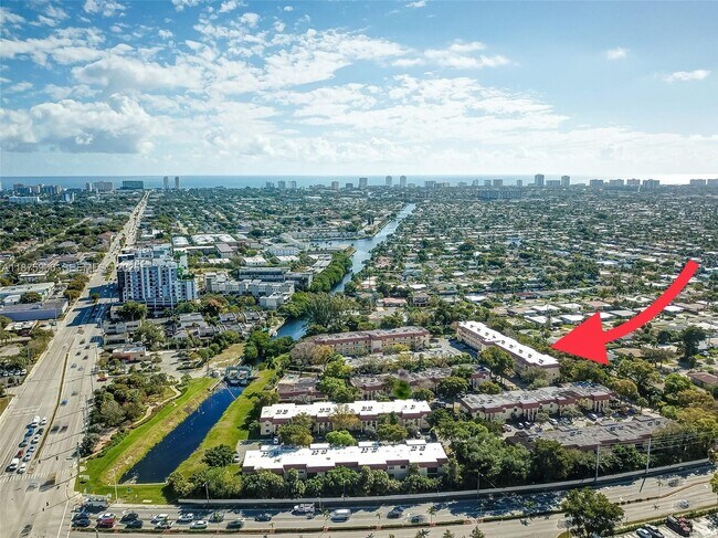 Building Photo - 126 S Cypress Rd