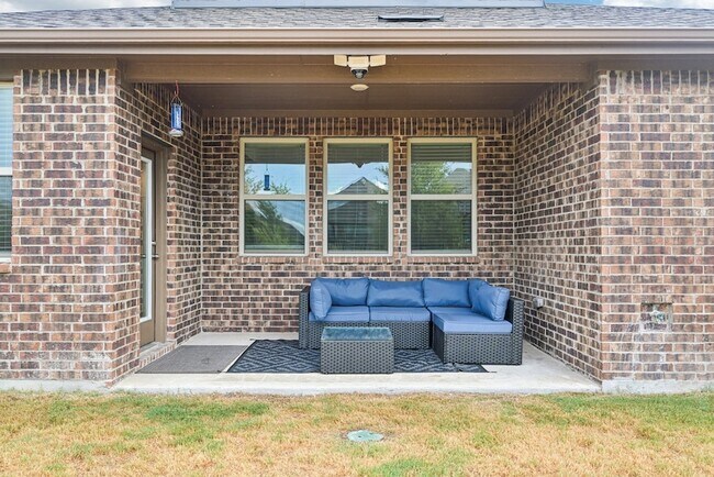 Building Photo - 1025 Indigo Ln