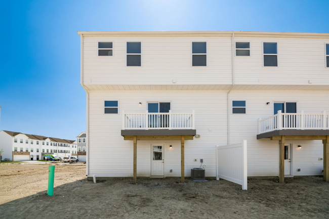 Building Photo - 132 Weeping Willow Dr