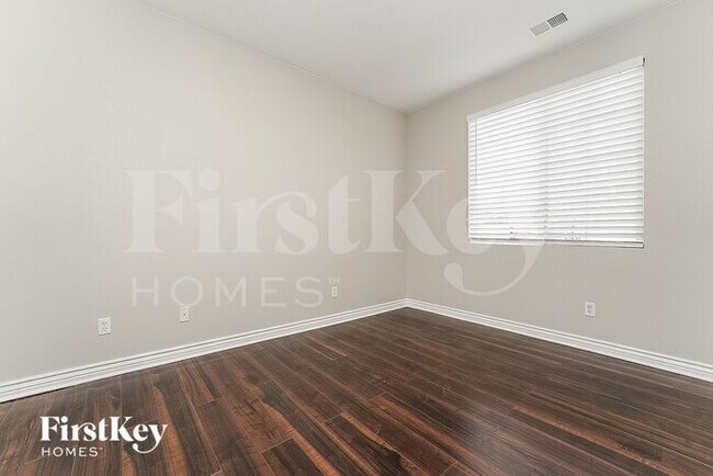 Building Photo - 5173 Pelican St