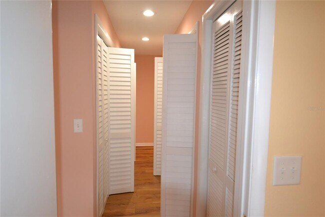 Building Photo - 40 Gretchen Ct