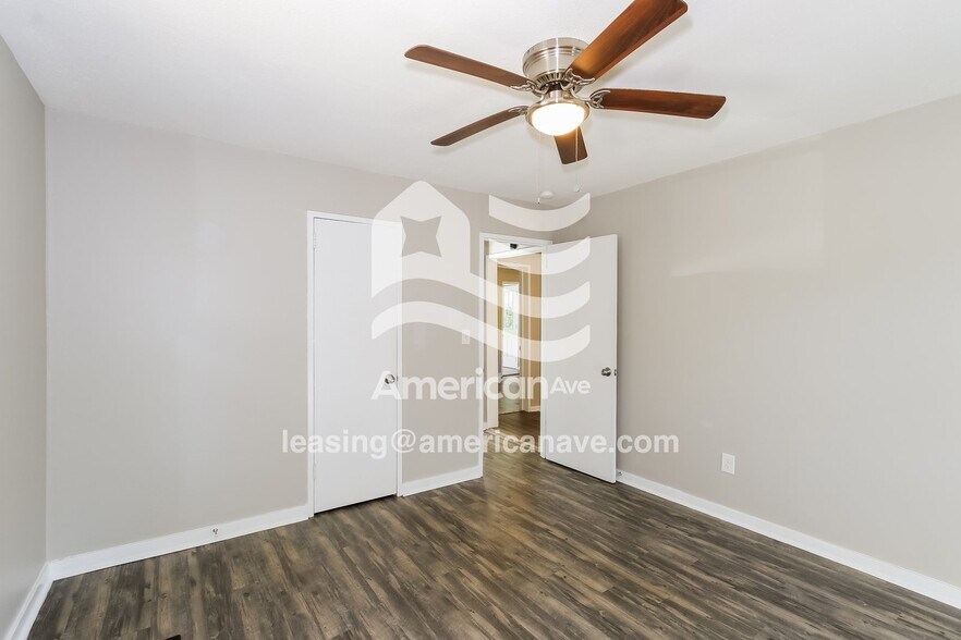 Building Photo - 663 Seymour Dr